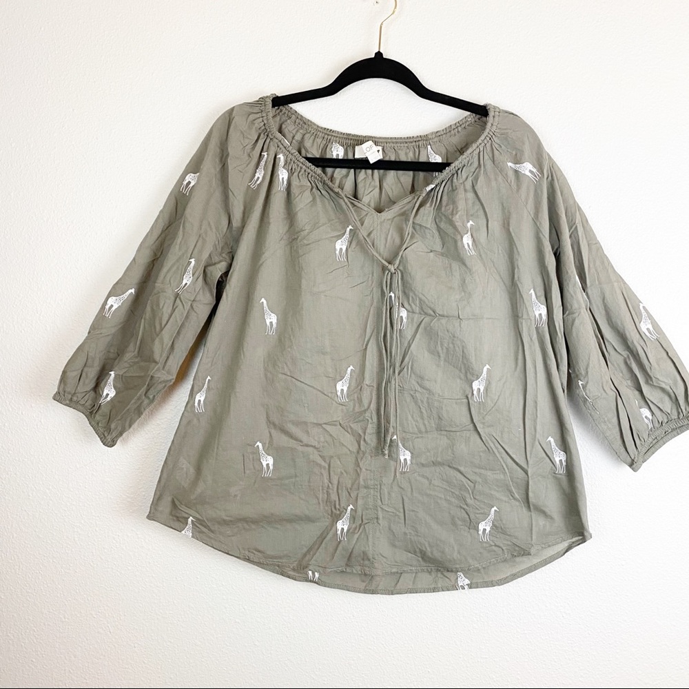 LOFT Tops Embroidered Giraffes Size S Green White